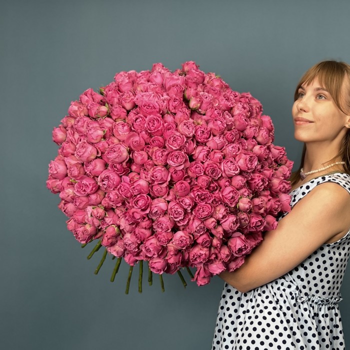 101 кустовая пионовидная Роза Мисти Баблс 60 см